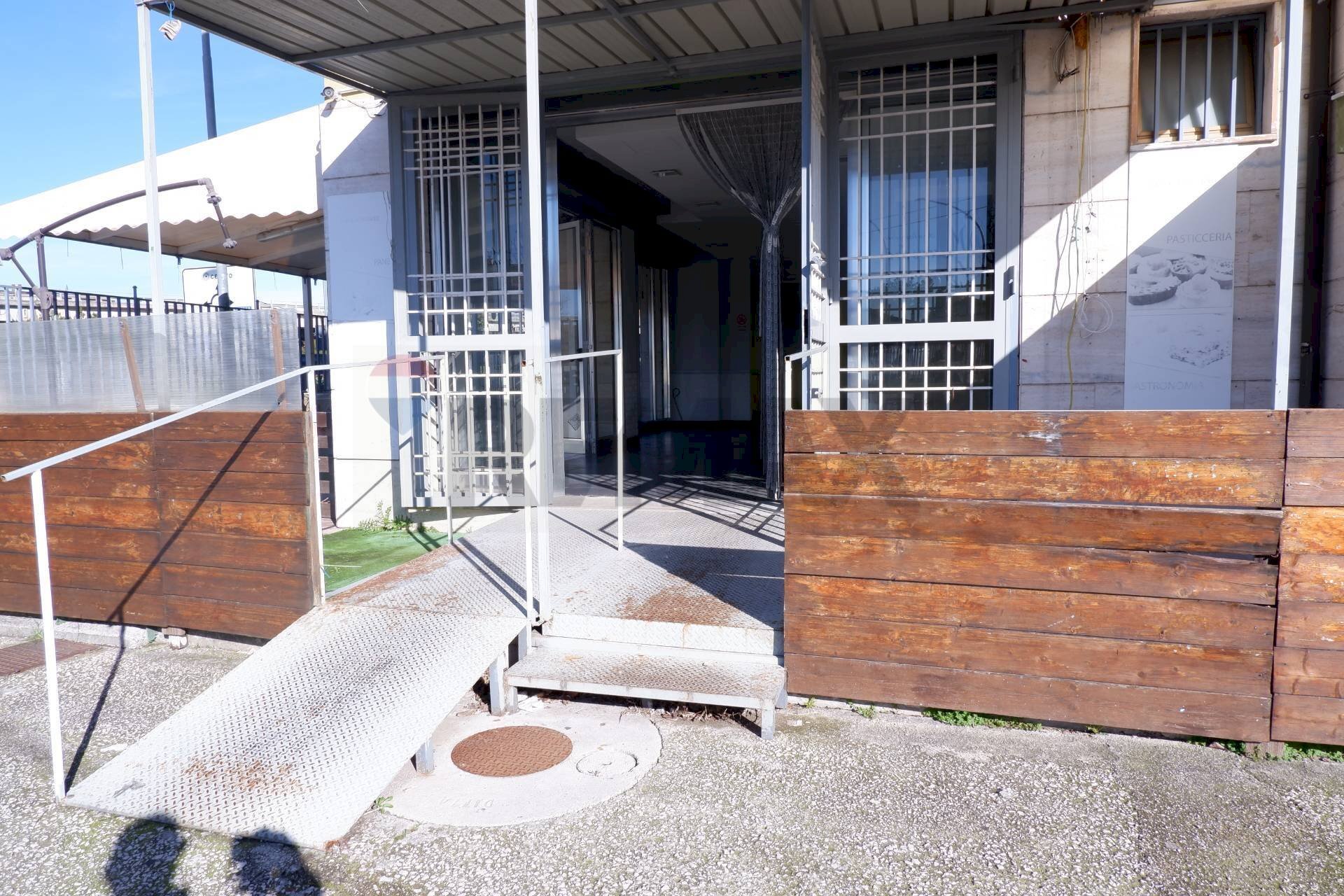 Casa all\'aperto - Locale Commerciale Via Giancarlo Siani
 
6, Caserta - foto 3