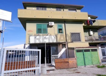 Edificio all\'aperto - Locale Commerciale Via Giancarlo Siani
 
6, Caserta - foto 2