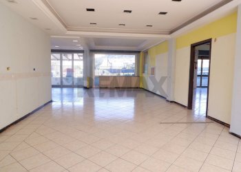 Stanza vuota - Locale Commerciale Via Giancarlo Siani
 
6, Caserta - foto 11