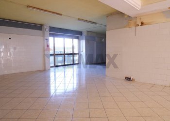 Stanza vuota - Locale Commerciale Via Giancarlo Siani
 
6, Caserta - foto 12