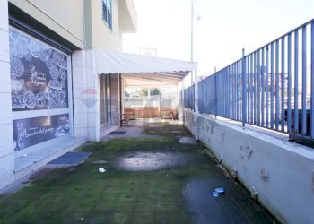 Terrazza - Locale Commerciale Via Giancarlo Siani
 
6, Caserta - foto 17