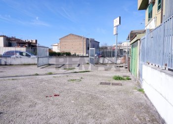 Edificio all\'aperto - Locale Commerciale Via Giancarlo Siani
 
6, Caserta - foto 22