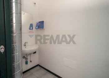 Bagno - Locale Commerciale via Dante Alighieri
 
1, Casazza - foto 9