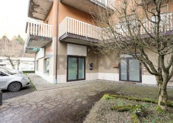 Edificio all\'aperto - Negozio via Dante Alighieri
 
1, Casazza - foto 2