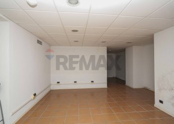 Stanza vuota - Negozio via Dante Alighieri
 
1, Casazza - foto 12