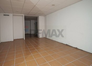 Stanza vuota - Negozio via Dante Alighieri
 
1, Casazza - foto 14