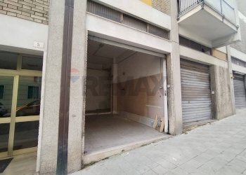 Edificio all\'aperto - Magazzino Ancona - foto 4