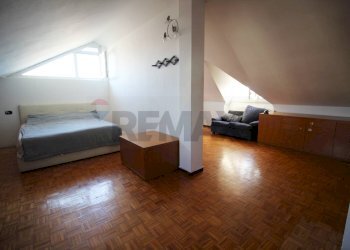 Camera / camera da letto - Bilocale VIA BARTOLOMEO COLLEONI
 
10, Bottanuco - foto 4