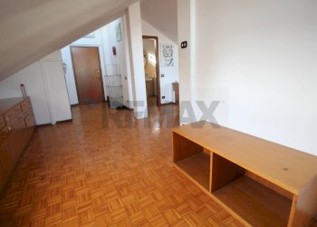 Hall / corridoio - Bilocale VIA BARTOLOMEO COLLEONI
 
10, Bottanuco - foto 8