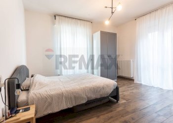 Camera / camera da letto - Trilocale Via Amos Ronchei
 
2, Fidenza - foto 17