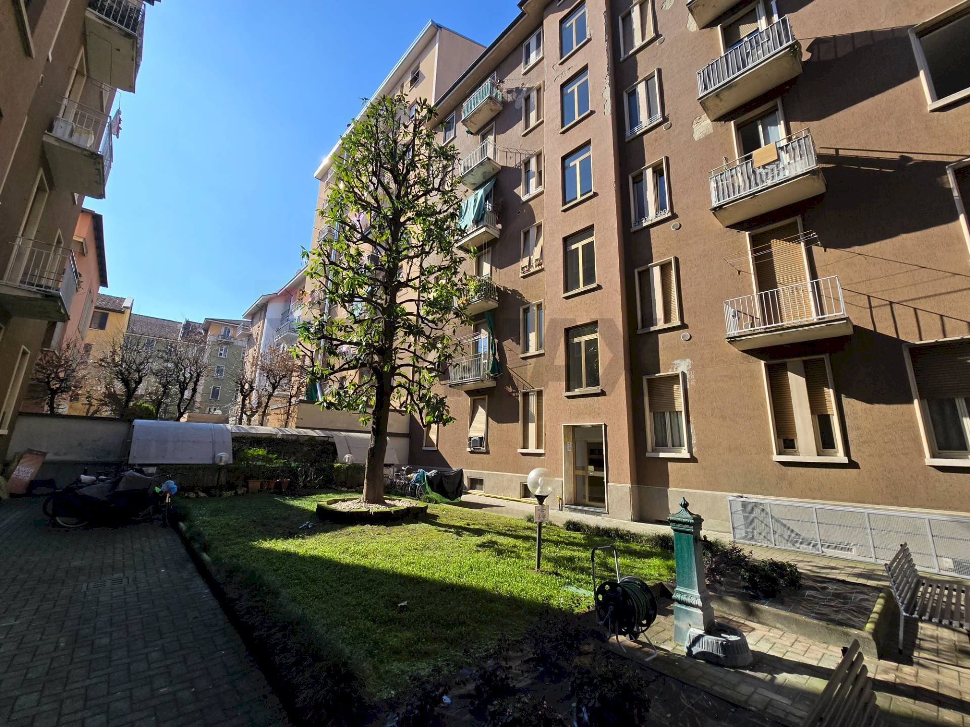 Edificio all\'aperto - Trilocale Viale Fulvio Testi
 
76, Milano - foto 2