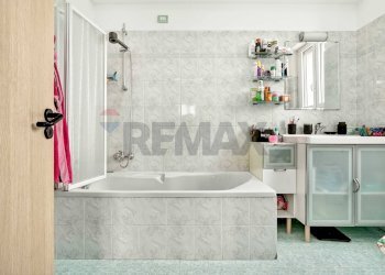 Bagno - Trilocale via mazzel
 
13, Cassano Magnago - foto 13