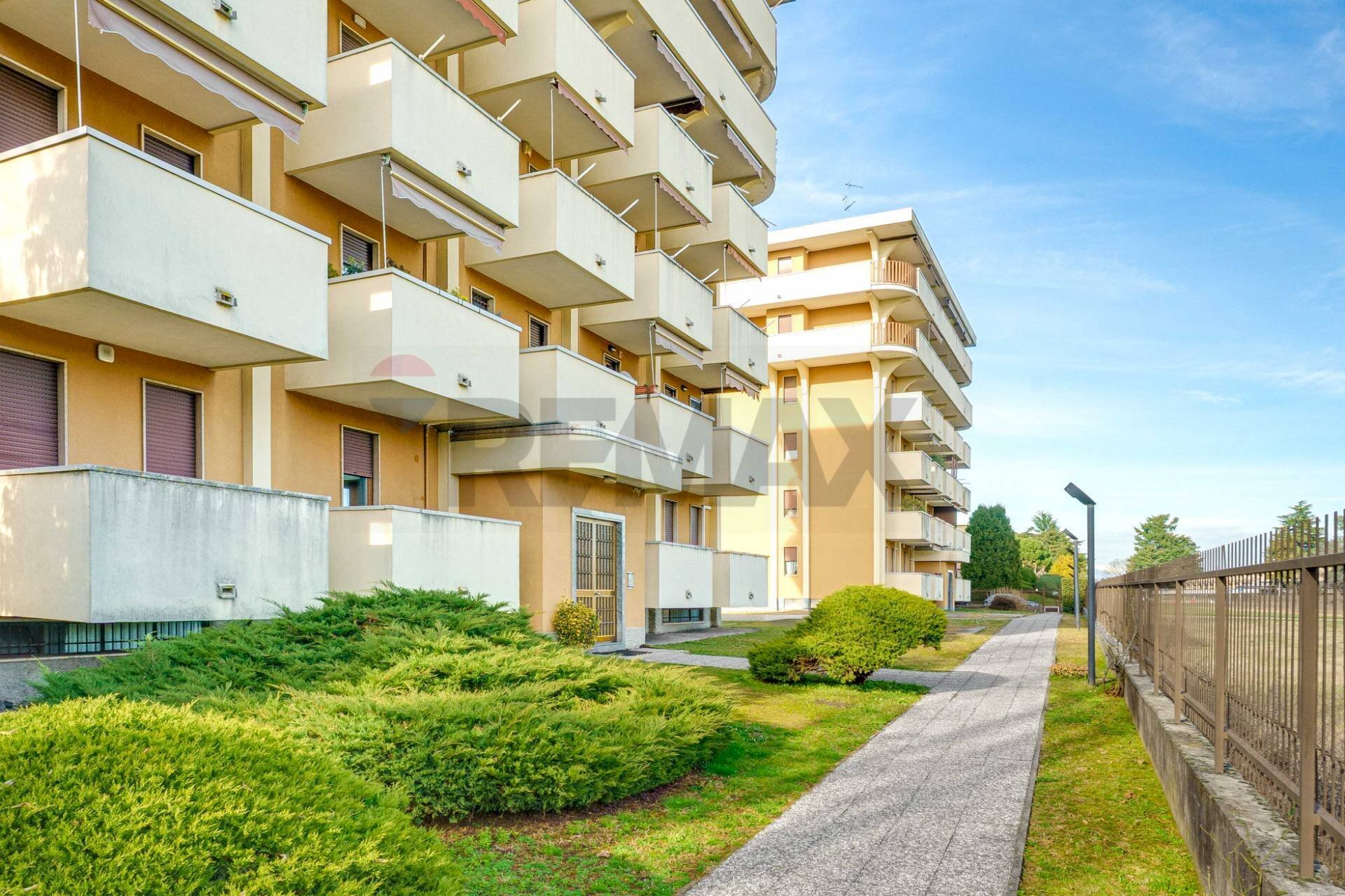 Edificio all\'aperto - Trilocale Viale Stelvio
 
92, Busto Arsizio - foto 2
