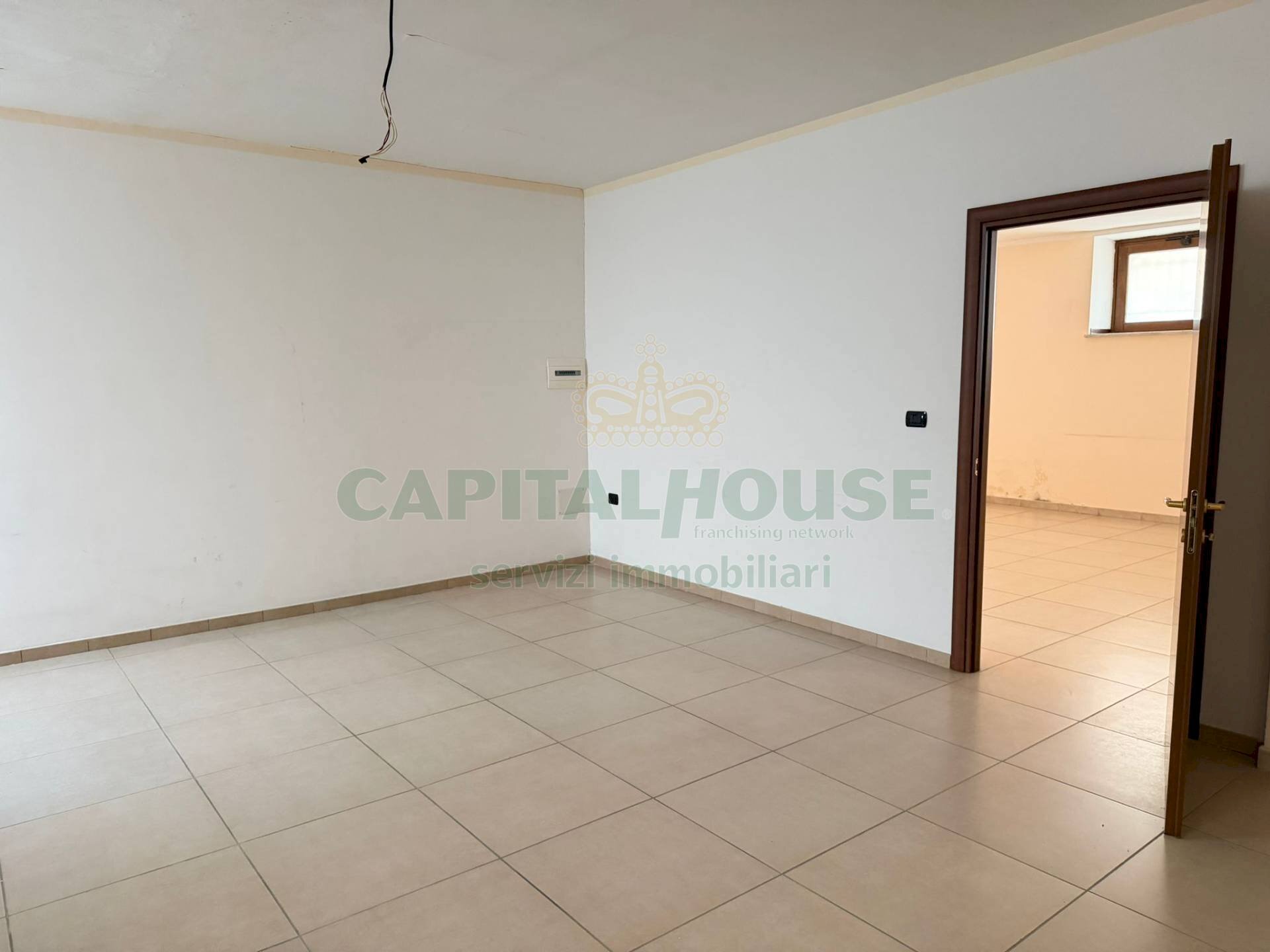 Foto 1 - Locale Commerciale Sperone - foto 1