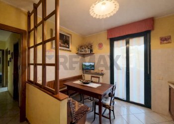 Sala da pranzo - Trilocale via Volta
 
3, Cairate - foto 3