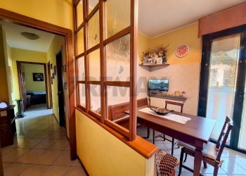 Hall / corridoio - Trilocale via Volta
 
3, Cairate - foto 5