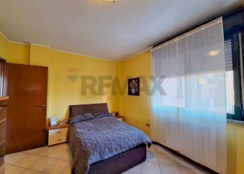 Camera / camera da letto - Trilocale via Volta
 
3, Cairate - foto 10