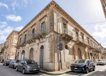 Edificio all\'aperto - Casa indipendente via Piave
 
40, Scicli - foto 1