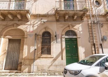 Edificio all\'aperto - Casa indipendente via Piave
 
40, Scicli - foto 2