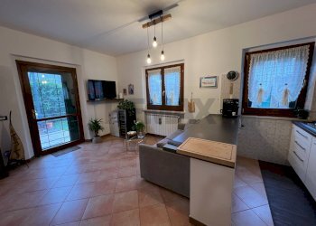 Soggiorno - Casa semi indipendente Via Madonna dei Bisognosi
 
30, Rocca di Botte - foto 12