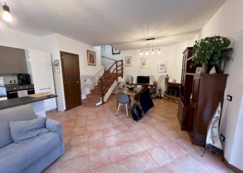 Sala da pranzo - Casa semi indipendente Via Madonna dei Bisognosi
 
30, Rocca di Botte - foto 19