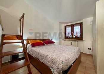 Camera / camera da letto - Casa semi indipendente Via Madonna dei Bisognosi
 
30, Rocca di Botte - foto 24
