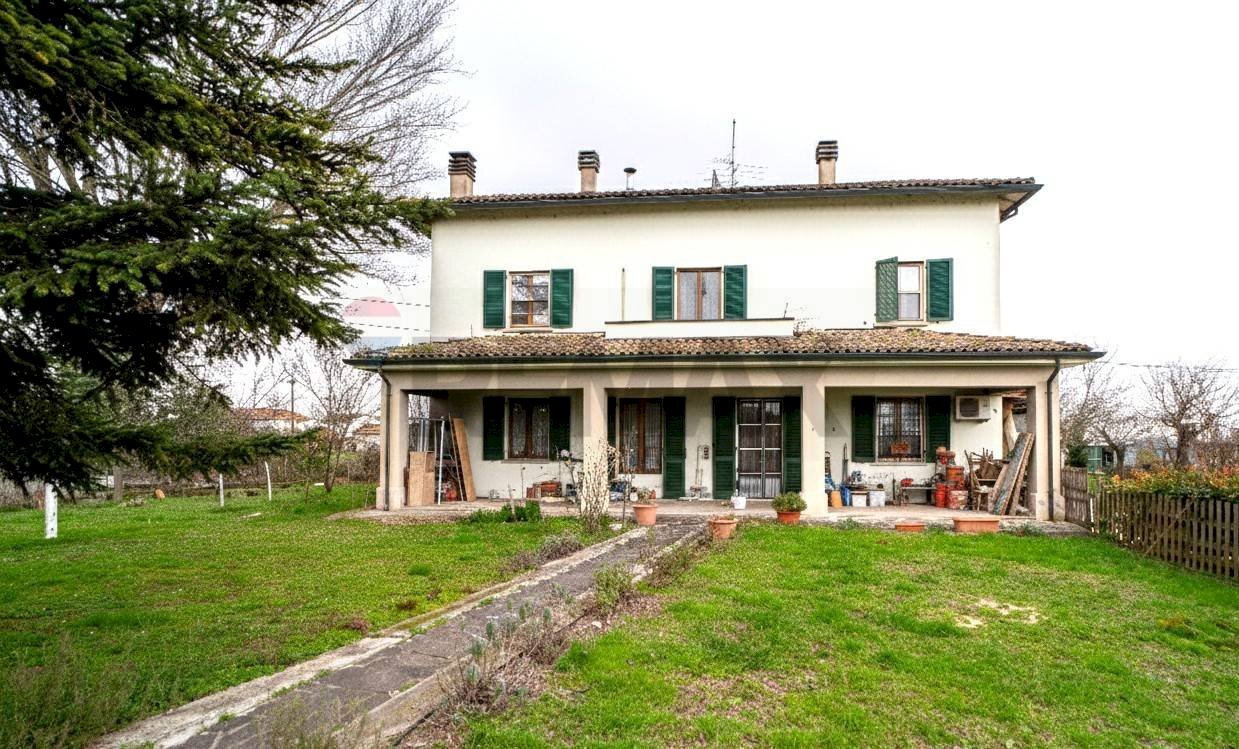 Casa all\'aperto - Casa indipendente Str. Cimitero Ragazzola
 
6, Roccabianca - foto 1