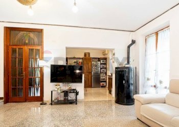 Soggiorno - Casa indipendente Str. Cimitero Ragazzola
 
6, Roccabianca - foto 3