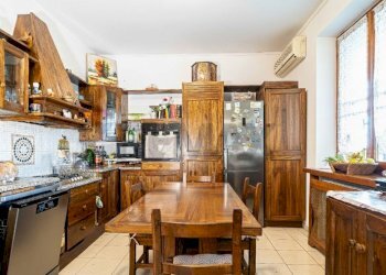 Cucina - Casa indipendente Str. Cimitero Ragazzola
 
6, Roccabianca - foto 4