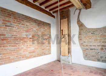 Stanza vuota - Casa indipendente Str. Cimitero Ragazzola
 
6, Roccabianca - foto 8