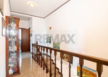 Hall / corridoio - Casa indipendente Str. Cimitero Ragazzola
 
6, Roccabianca - foto 12