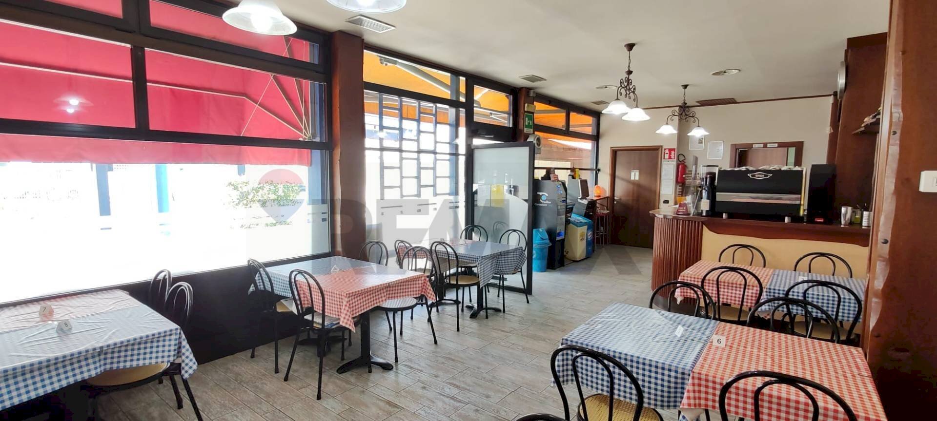 Sala da pranzo - Attività Commerciale Busto Arsizio - foto 3