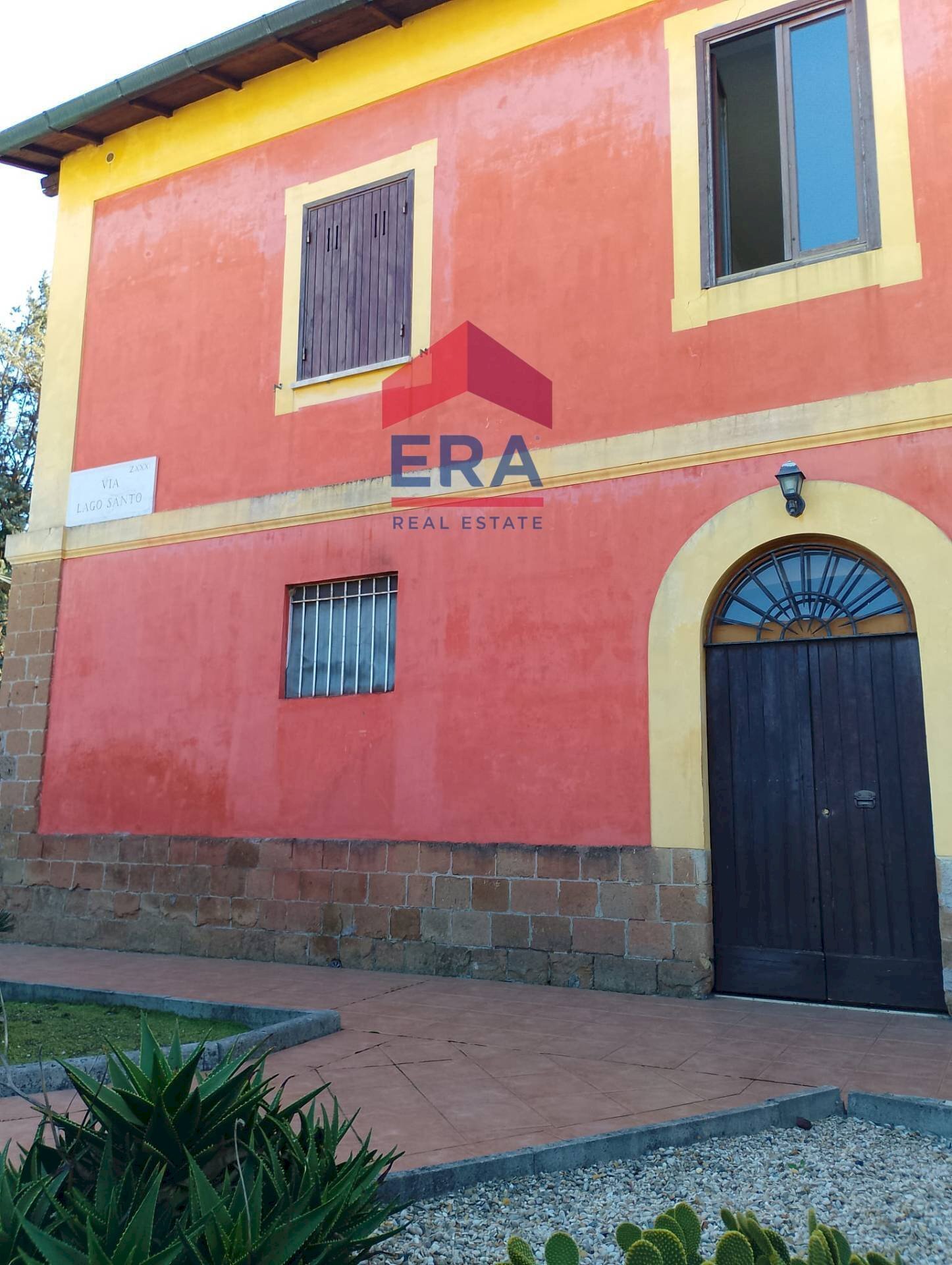 Facciata ingresso condominiale - Quadrilocale Via Mezzocamino
 
92, Roma - foto 1