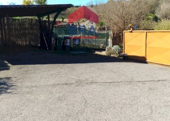 piazzale di manovra - Quadrilocale Via Mezzocamino
 
92, Roma - foto 28