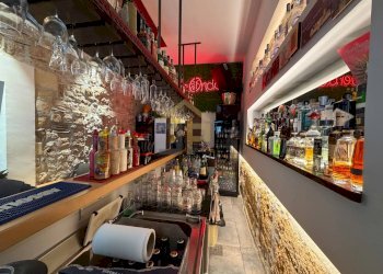 Foto 2 - Commercial Activity Via Cassari
 
57, Palermo - photo 2