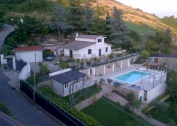 Foto 1 - Villa via Capodimonte
 
17, Acuto - photo 1