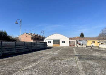 Capannone Via Circonvallazione, 88B, Argenta - foto 1