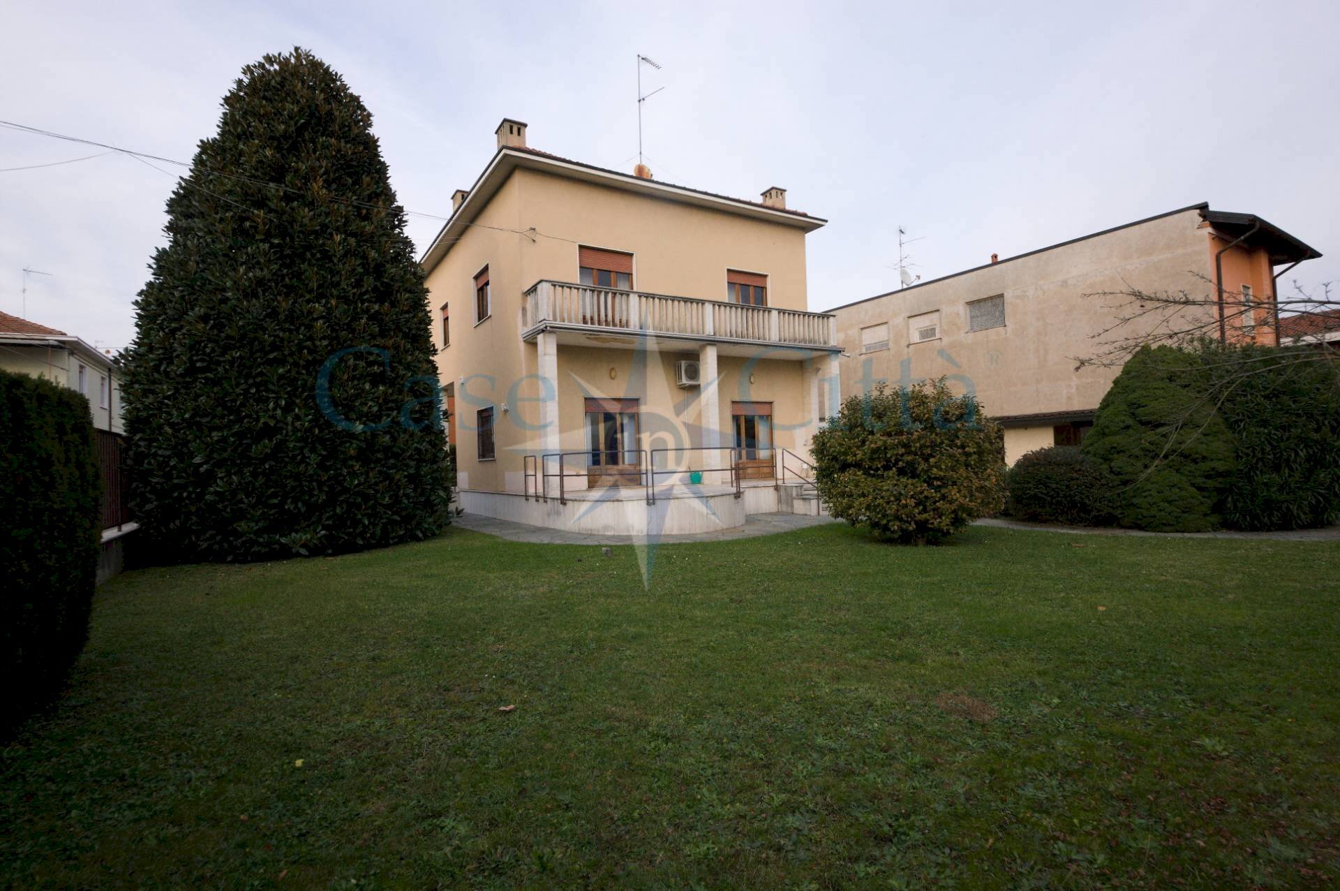 Villa Via Jesi, 5, Busto Arsizio - foto 1