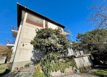 Quadrilocale Via Ca' Bianchi, Sant'Olcese - foto 1