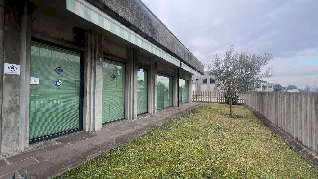 Office via Ferruccio Parri, Treviglio - photo 2