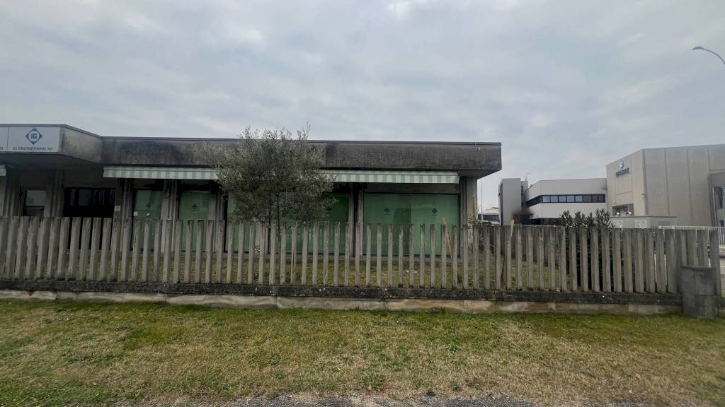 Office via Ferruccio Parri, Treviglio - photo 3