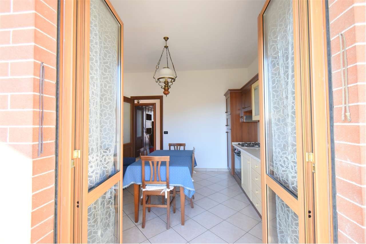 Three-room apartment Corneliano d'Alba - photo 3