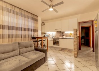 Bilocale Via caduti di via fani, Monte San Pietro - foto 1