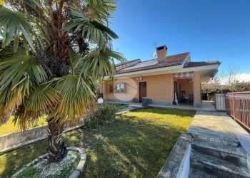 Porzione di casa Via Monte San Giorgio, Sangano - foto 1