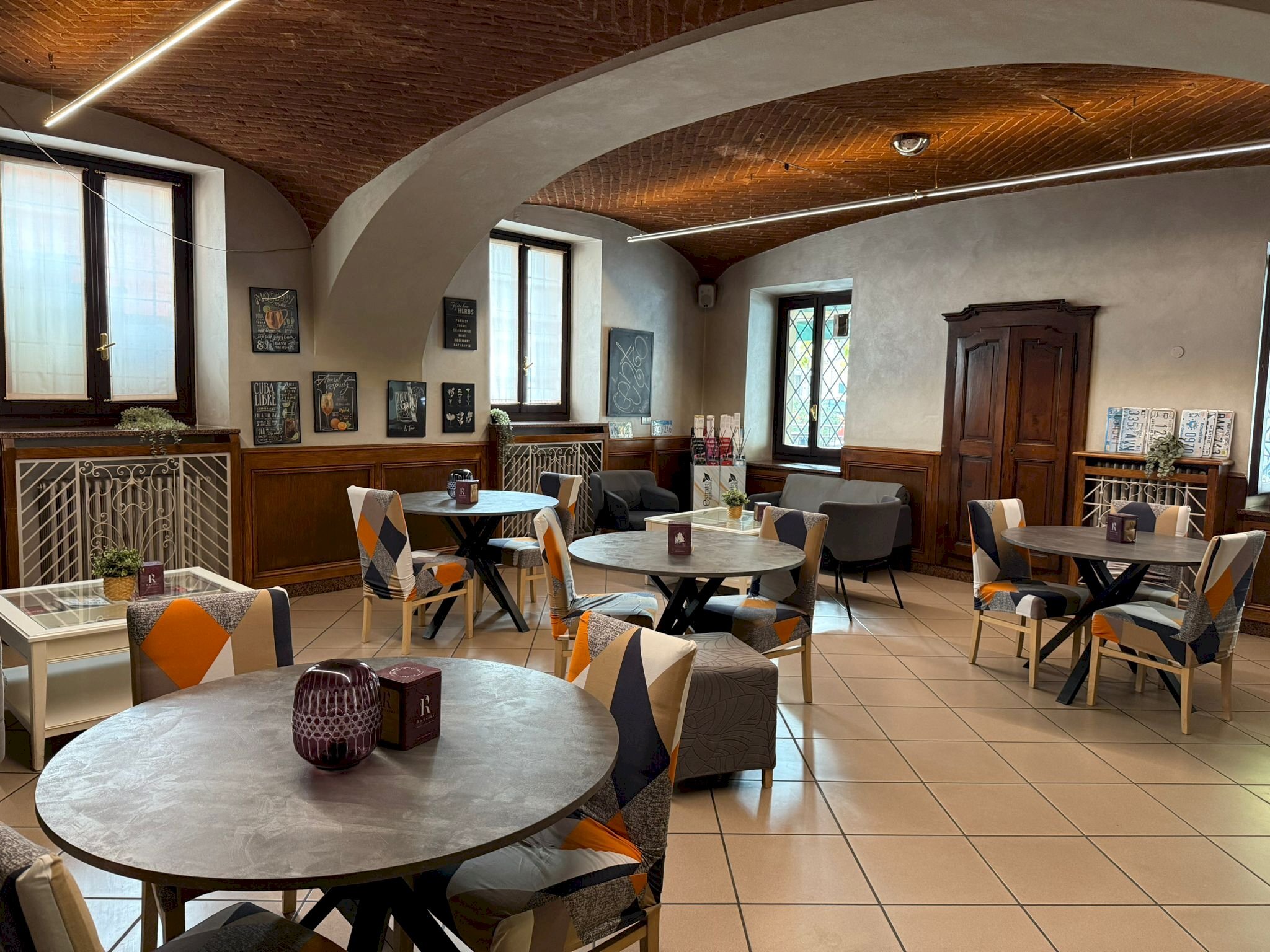 Bar - Tabacchi - Ricevitoria Piazza Denina, 2, Revello - foto 1