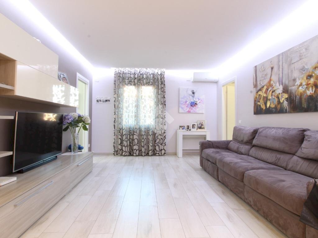 Quadrilocale Via giacomo leopardi, Cadelbosco di Sopra - foto 1