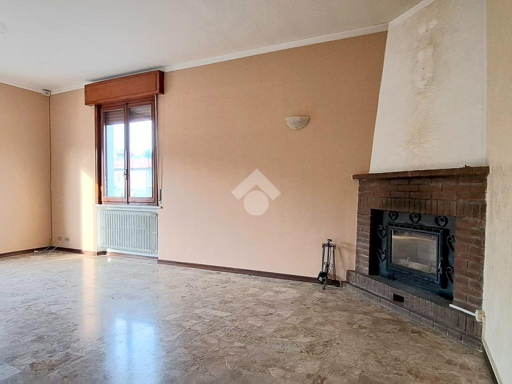 Bilocale Appartamento via solferino, Medesano - foto 1