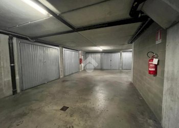 Box Via Borgosesia, Torino (zona Parella) - foto 2