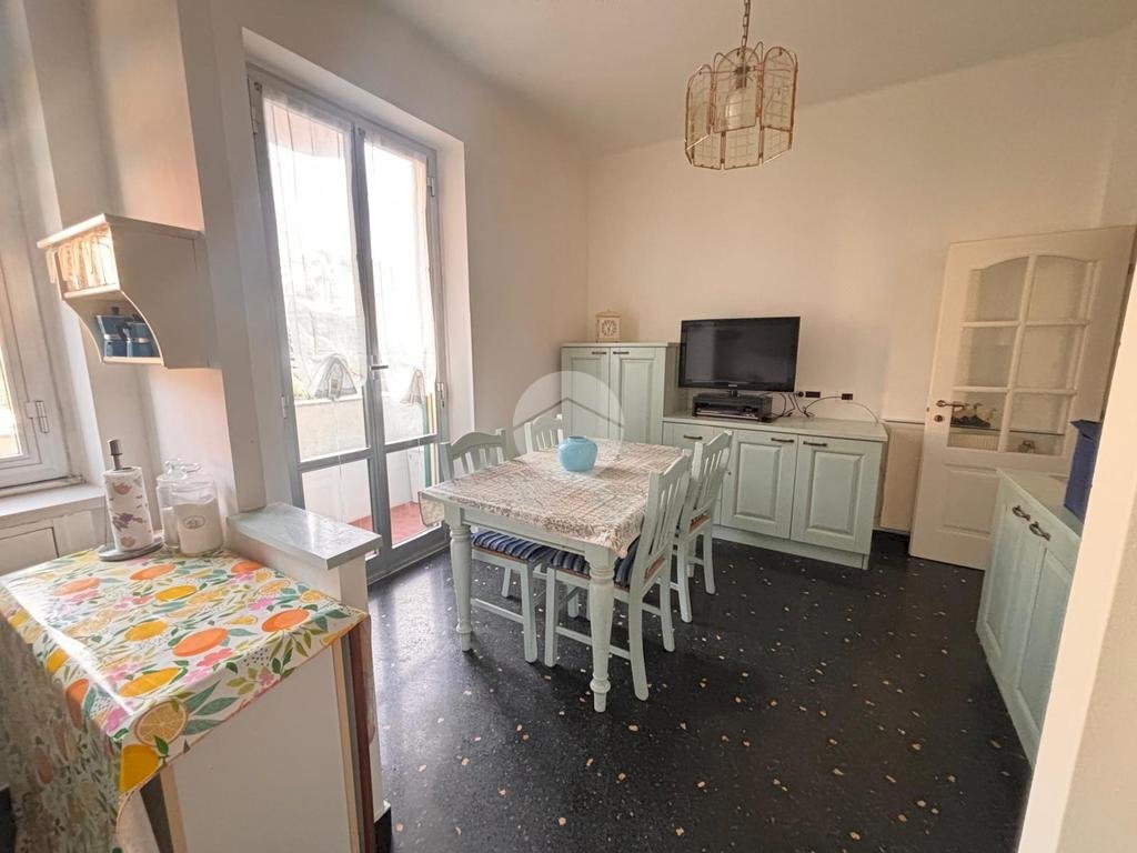 Three-room apartment Via del Borgo, Genova (neighborhood Borgoratti) - photo 1