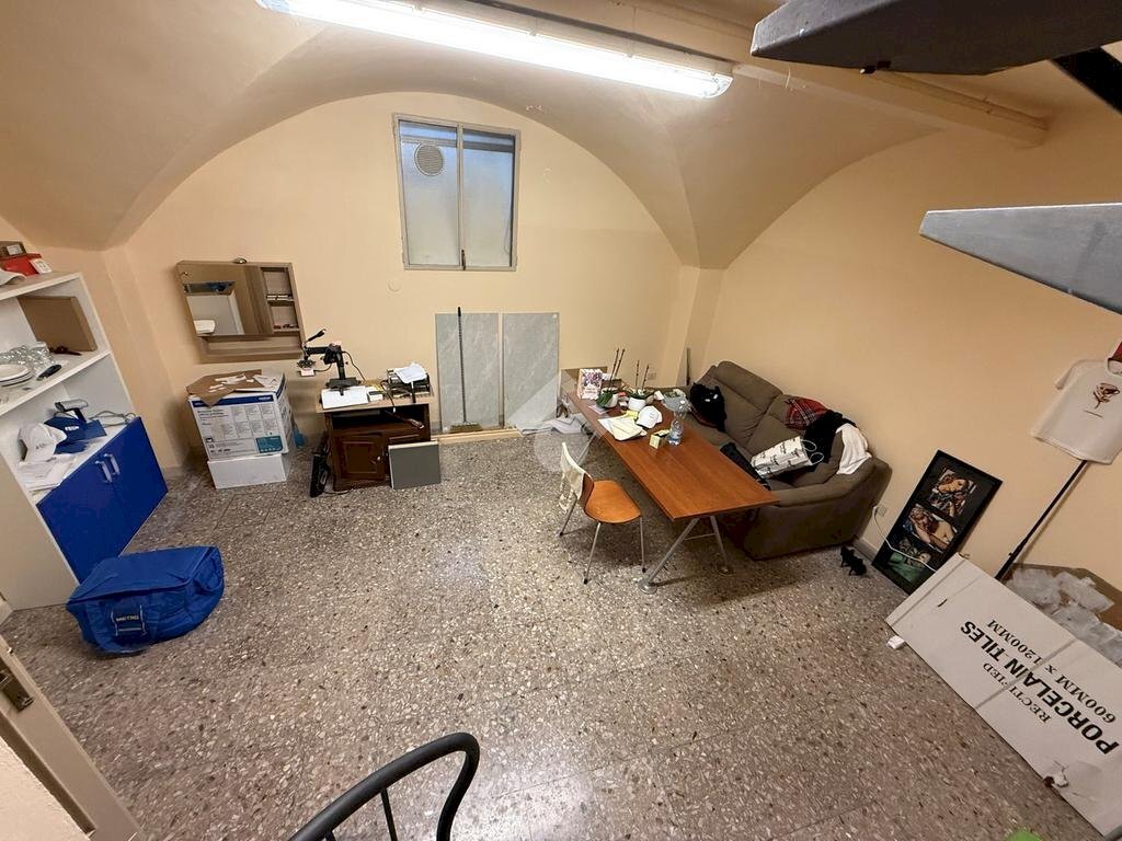 Negozio Piazza Galileo Galilei, Bologna (zona Centro Storico) - foto 2